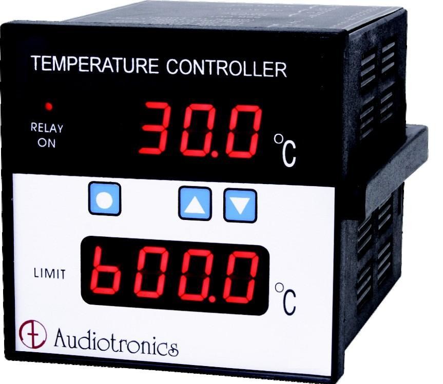 Temp control. Температурный контроллер Emko. Контроллертемператыры масла. Контроллер с цифрами. Бокс для покраски контроллер температуры.